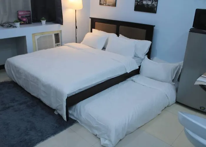 Apartment A2j Executive Near Venice Mall Bgc